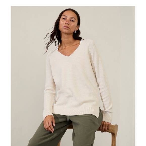 Athleta Women’s Hanover Refined Wool V-Neck Sweater Pull-Over Creme Size XXS - Picture 1 of 9